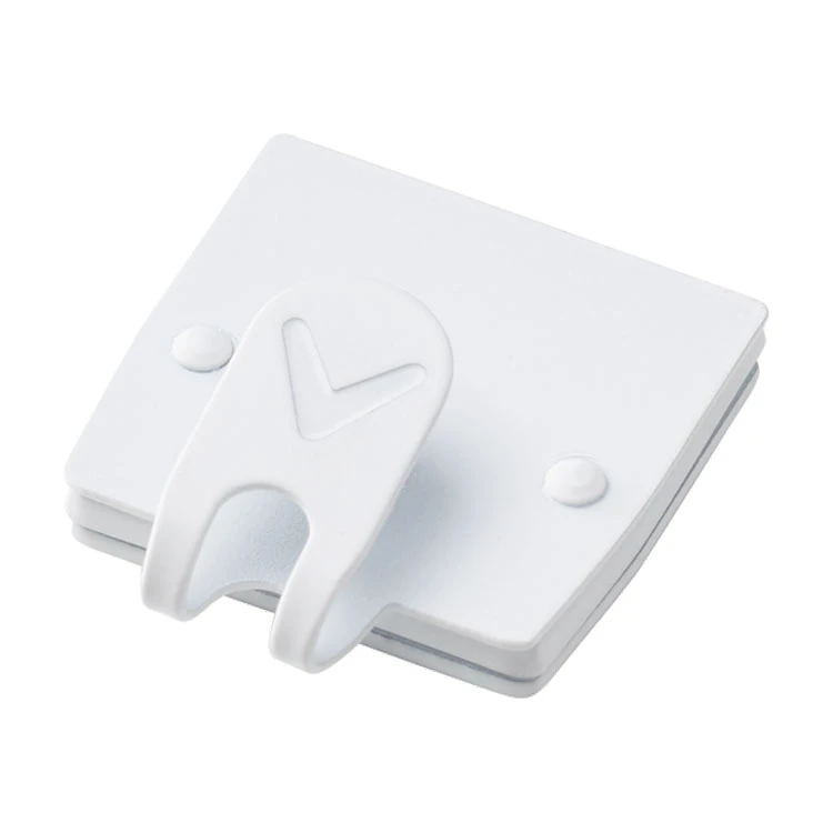 Callaway Triple Track Hat Clip & Ball Marker 4 Callaway Triple Track Hat Clip & Ball Marker - Image 2